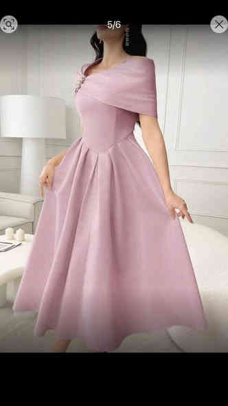 سلام عليكم بنات عندي فستان مره وحده لبسته بخطوبة صديقتي  لون الفستان وردي  يلبس وزن 55-60 
سعر الشراء 50 الف
سعر البيع 35 الف
وهذا رقمي *********** الي تريد تشتري 💖
