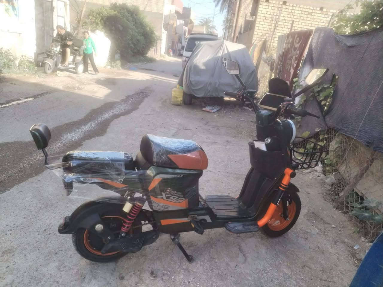 السلام عليكم دراجه جديده اكس ٩٠٠ جديده بمعنا الكلمه كامله من كلشي الدراجه سرع ٤ كامله الدراجه فول مواصفات المكان الكريعات سعر ٤٢٥ وبيهه مجال للشراء ***********
