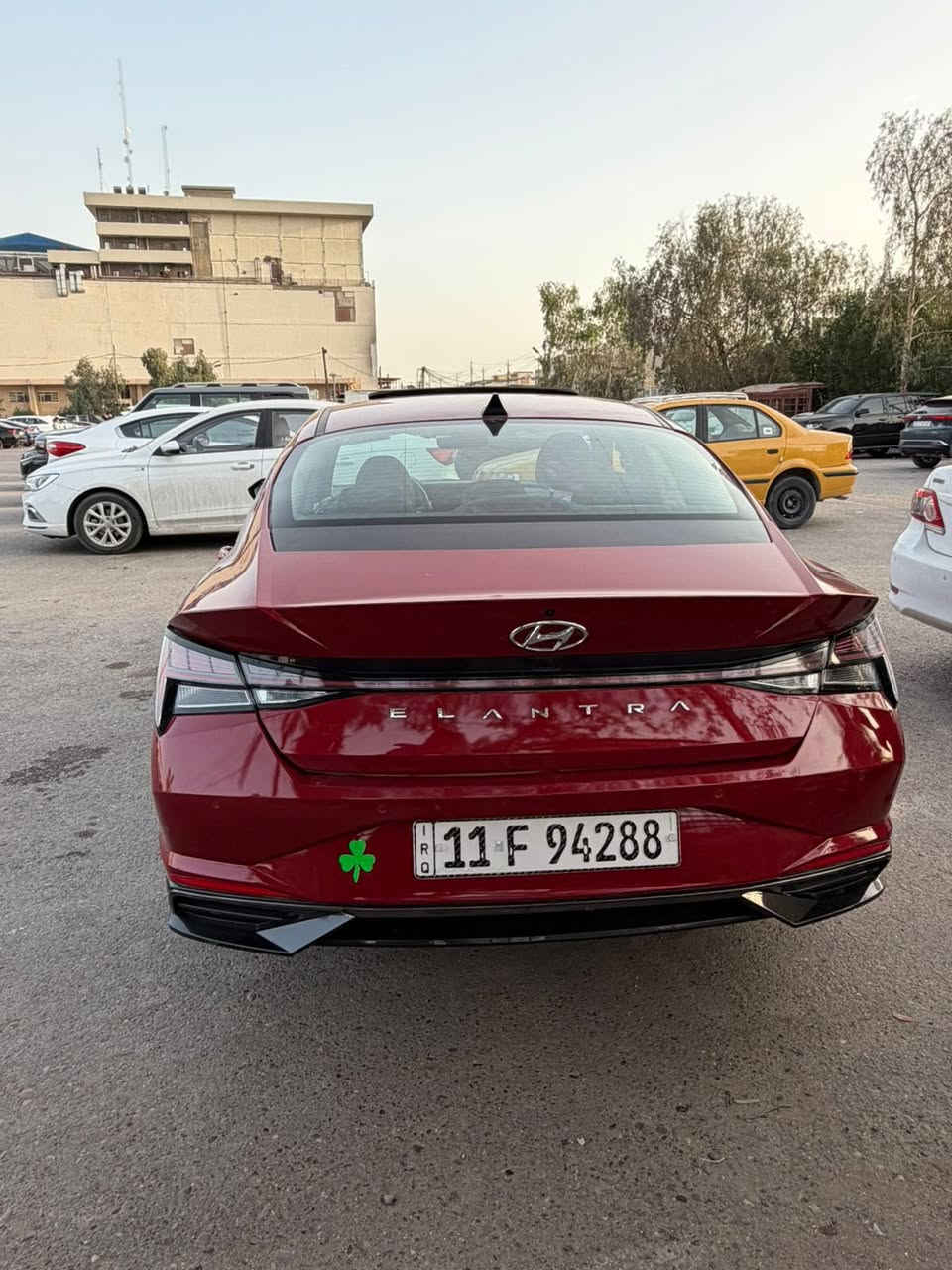 السلام وعليكم بالقراءن ماكو هيج سعر 140
النتره 2023 فول واحد على واحد هايبرد 
وشكد ماشيه 21 ميل مشي امريكه حادث جاملغ خلفي وبارد بالبند شبر بدون دواخل ايرباك دركه فقط السياره جاهزه من كلشي احلا من الصور ومعمره تعمير شركه عنوان السياره بغداد العامريه ***********
