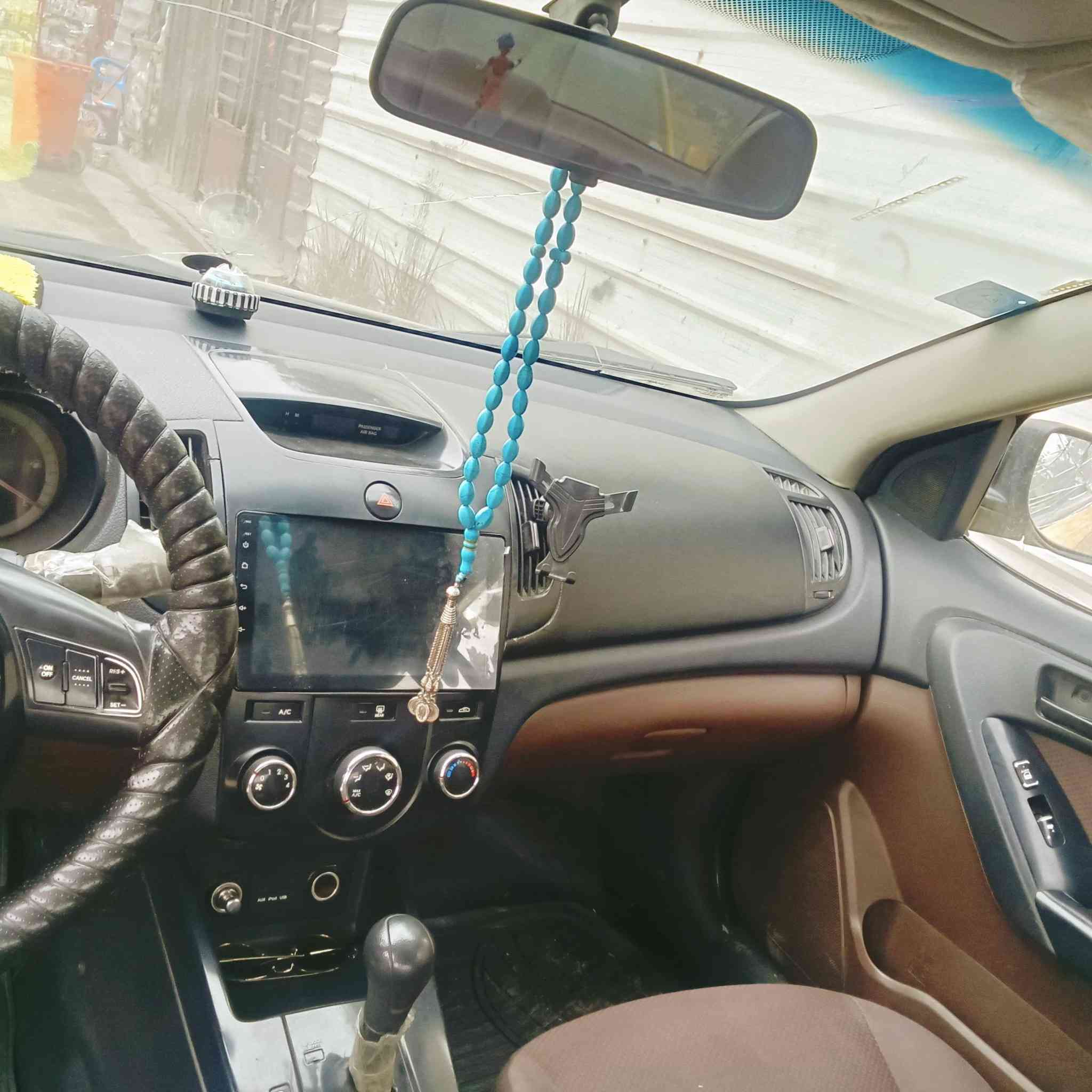 السلام عليكم
فورتي وارد 2010 رقم بغداد بأسمي مكينه 2000دوش سيارة خير خير من الله كبل للشارع بيها منضومة غاز 
السارة مال جناي خير من الله سعرها 80
متواجد فيس+واتساب ***********
