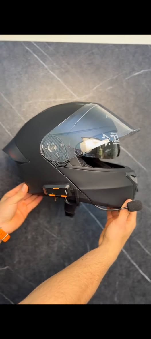 حبايب خوذه بعدها لوك ممستخدمها مع جهاز صوت كامل هتفون وحاكيه والجهاز 
مع كفوف + معطف 
ما مستخدمه ابد جديده وكارتونتها وغراضها موجوده حتى درنفيس مالتها وياها دهل اوران, واسط


**إذا كنت صاحب هذا الإعلان وتريد حذفه لأي سبب، رجاءا أرسل رسالة إلى الدعم الفني**