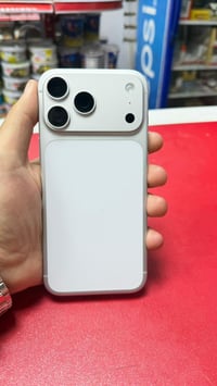 آيفون ١٧ برو ماكس • ٢٥٦ • بطارية ١٠٠%