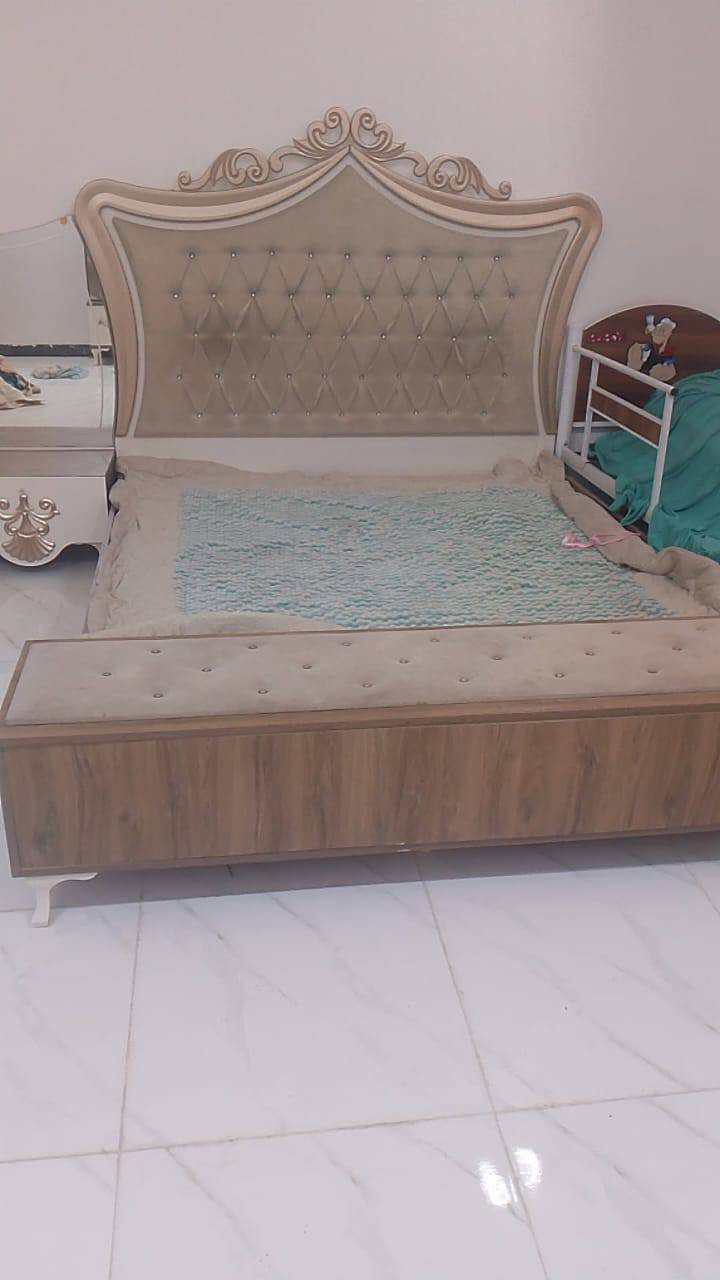 غرفه تركيه نظيفه 400وبيها مجال التواصل على رقم ***********
