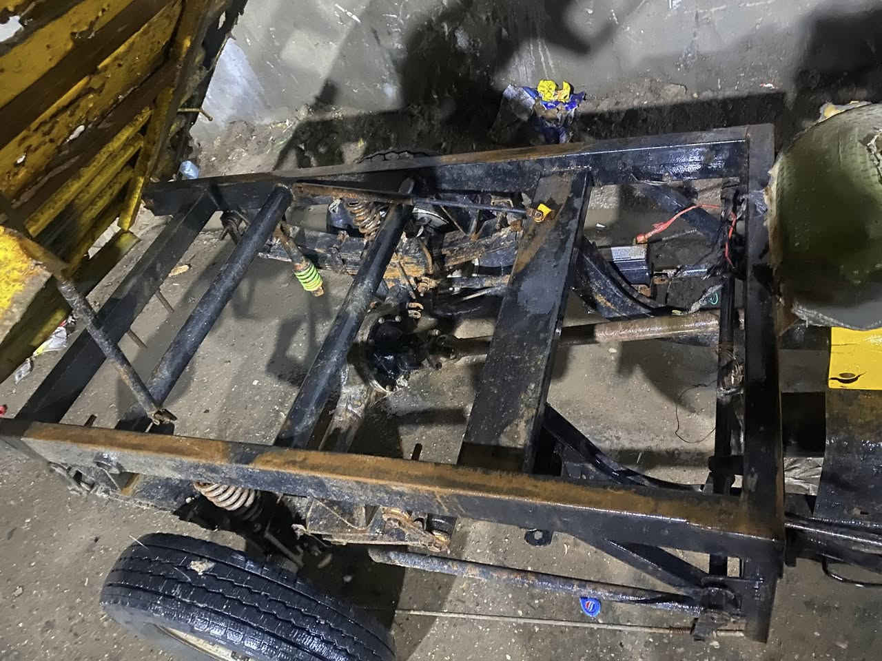 سلام عليكم ستوته للبيع أوراق مديل ٢٠١٩اوراق كامله شاصي مكفول من لحيم ستوته ناقصه بدي بيبان ملاته موجوده مكينه مفتوحه مره وحده صوته ناعم ستوته رادله شغل السعر ٦٥٠وبيه مجال قليل مكاني كرمه علي متواجد عل خاص ورقمي فقط واتساب ***********
