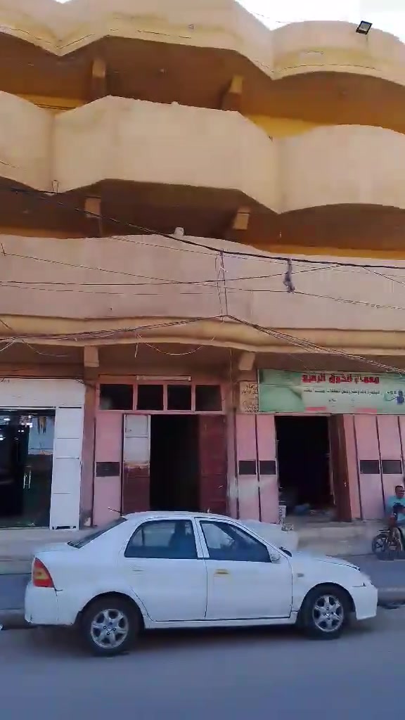 السلام عليكم
محل كامل متكامل  للبيع
ايجارة 175ثابت لايزيد ولا ينقص 
مساحته 15نزال واجهيه 5متر 
بضاعه خير من اللة بي مثل ما واضح بل فديو وشغله مرتب وماشي 
محل البسه اوربيه /باله /
للاستفسار خاص 
او الاتصال ***********
عنوان الاسكندريه شارع الحسينيه  عمارة ابو بهاء 
مجاور حسينيه الاسكندريه
