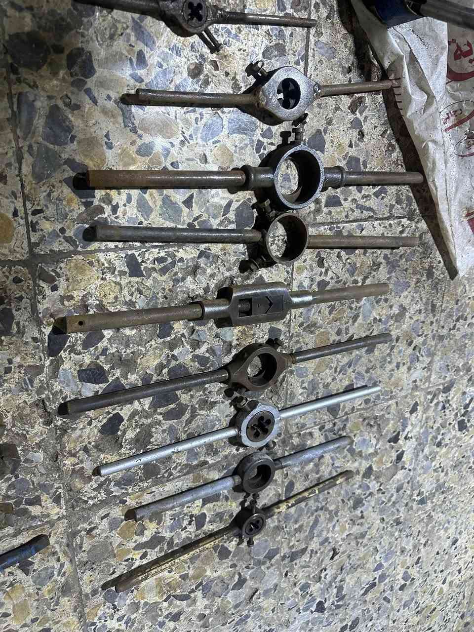 17 قلم مال ترونه كلهن  اصليات وياهن 9 زوردمي مال قلوزز مع سبع قلوزات السعر 80 الف شلع مكاني بغداد الزعفرانيه ***********
