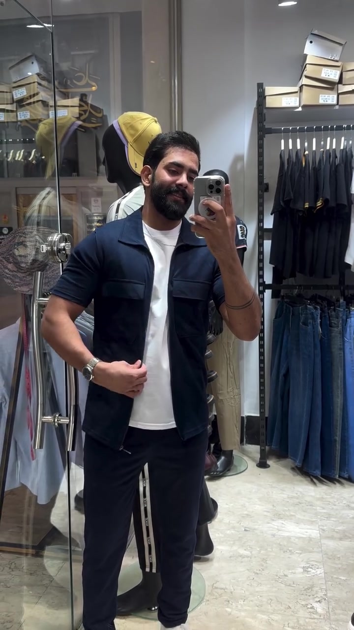 سوت قطن بارد ثلج قطعتين السعر فقط 20 الف 
سعر البدي 10  القياس L.XL.XX.3X الالوان بالفديو التوصيل كل العراق 5000 
المكان زيونه سنتر النور  للاستفسار ***********
