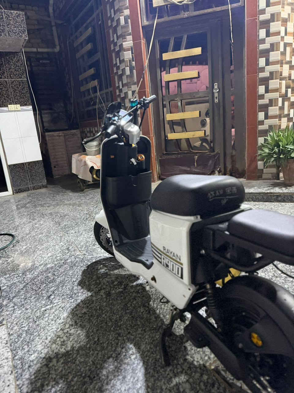 سلام عليكم دراجه r900للبيع لدراجه5 بطاريات كبار مواصفات:فجوج بريك أمامي خلفي .بصمات اثنين. رجوع للخلف. شاشه تطلع لعطال بيها. وغيرها ) لسعر 540 وبيها مجال 
لمكان حله حي لعسكري***********
