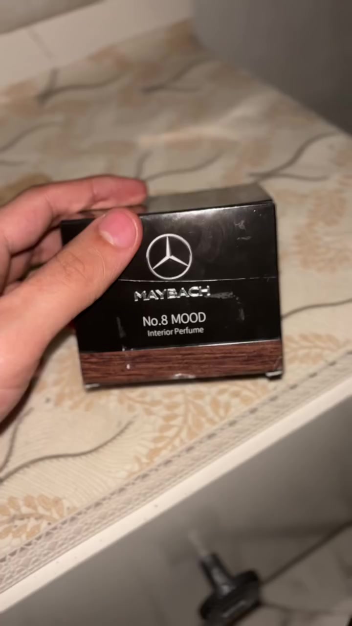 السلام عليكم عطر مايباخ مال وكالة السعر المطلوب 155$
العطر ممستخدم بعده بالچيس للتواصل
***********
