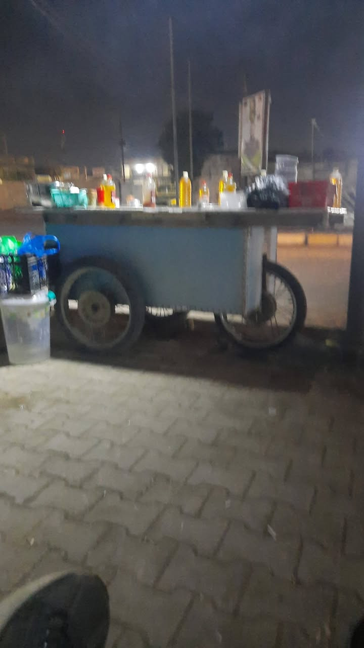 عربانه مال لبلبي للبيع معه طباخ ابو اثنين سعر 200العربانه وطباخ وبيهي مجال رقم الهاتف ***********
