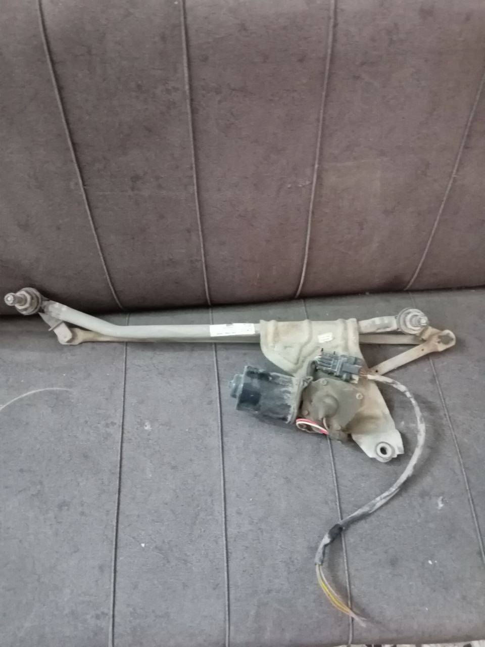 السلام عليكم جانت عندي رينو واحتركت وذني الغراض معروضات للبيع وياهن مكينه وكير مال حاوه جدد شهر من شادها واحتركت السياره؛ذني الغراض كدامكم جامات وراديتر جديد ومروحه وهواي غراض وصدر جديد التواصل ع الرقم ***********
