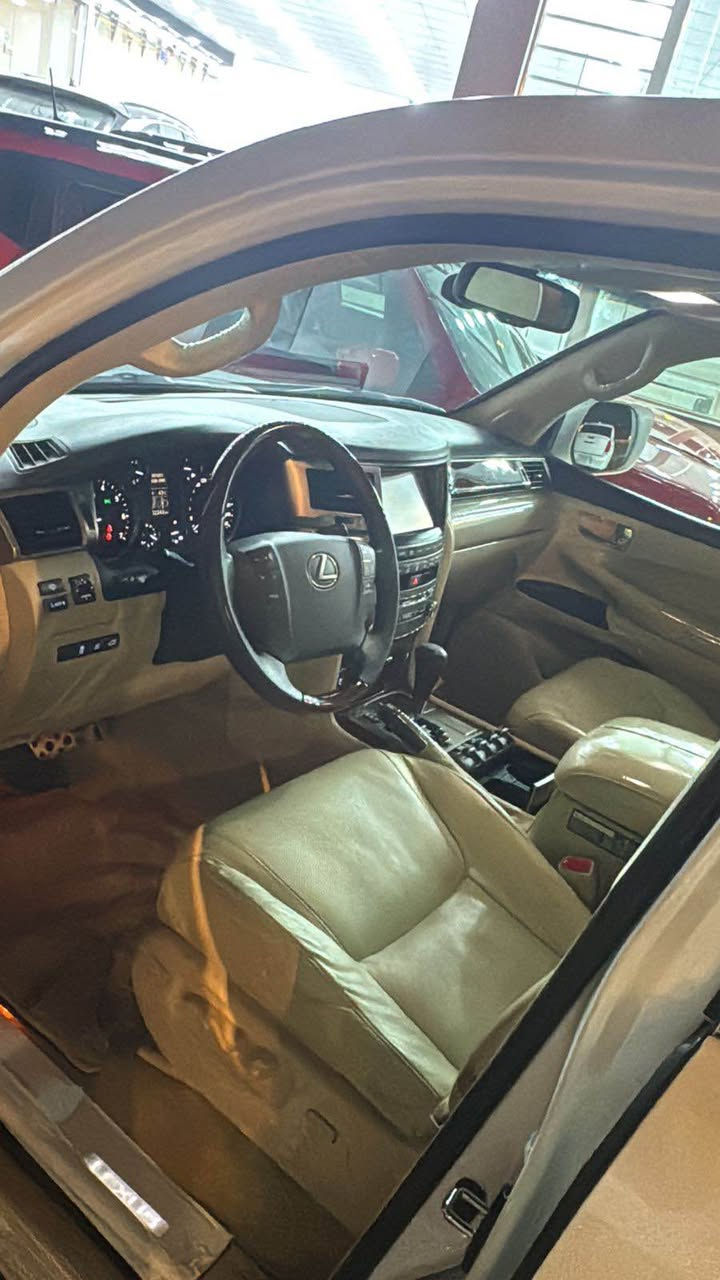 لكزس 2015 رقم دهوك بيها بارد بالمدكر الخلفي رقم الهاتف *********** السعر 450 وبيها مجال البصرة, العراق
