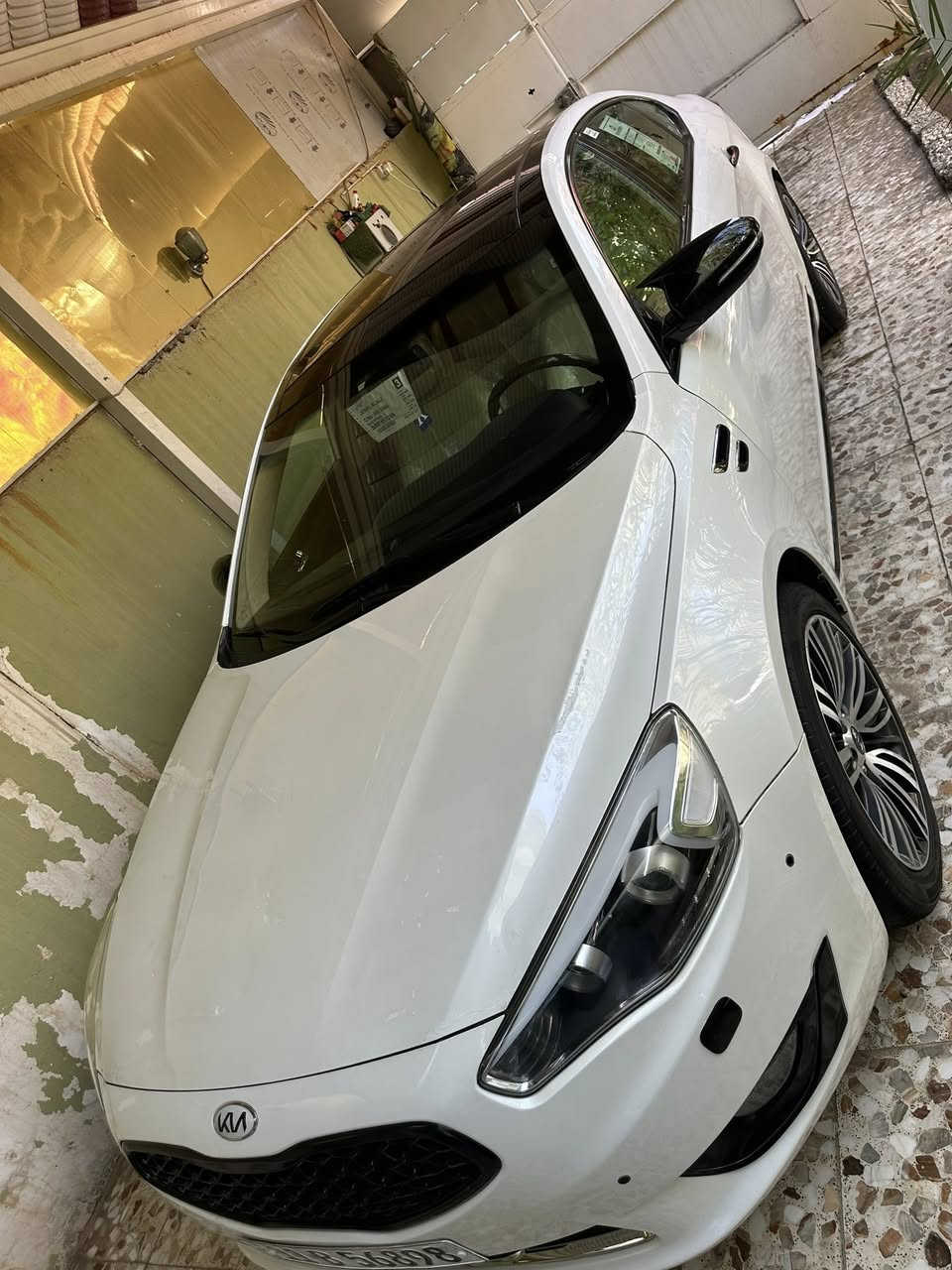 كيا لاكنزه 2011 سياره بيها رشات صبغ السياره واحد ع واحد كير ومكينه وحداديه كله جديد رقم بغداد جديد لمعرفه السعر اتصل ع الرقم ***********
