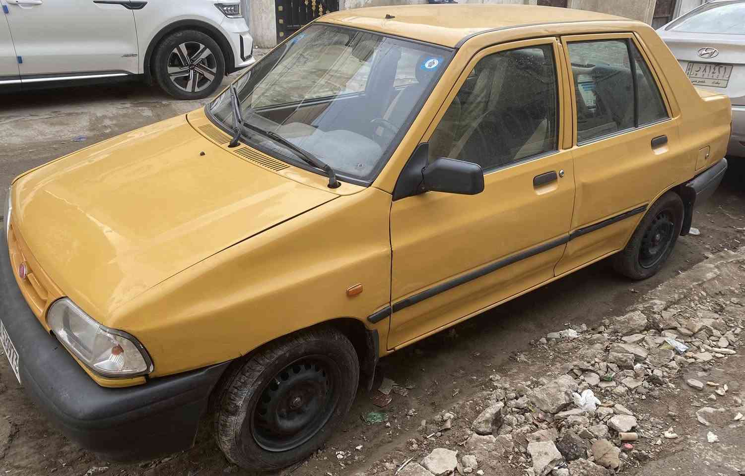 السلام عليكم اخون سايبه 2016 بسمي مصفره هيئه و غرامات  رقم جديد و هزه جديده السياره خير من الله   بيها جاملغ مدل  و طخه وره الباب مال سايق  مكاني بغداد البياع   السعر  36 رقمي ***********
