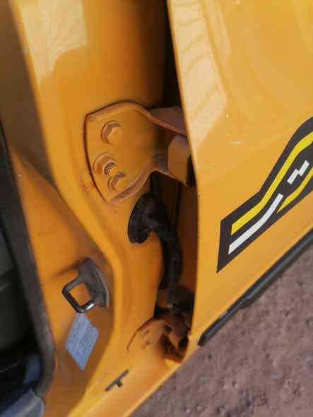 السلام عليكم 
سايبا ٢٠١٧ السياره مكفوله شاصي ولغد شاشه كامره حساسات خلفيه صدر جديد السياره رقم انكليزي مصفره هيئه وغرامات والسنويه بأسمي 
السعر ٤٦ وبيها مجال قليل حك الجيه المكان الدوره هور رجب رقم الهاتف ***********
