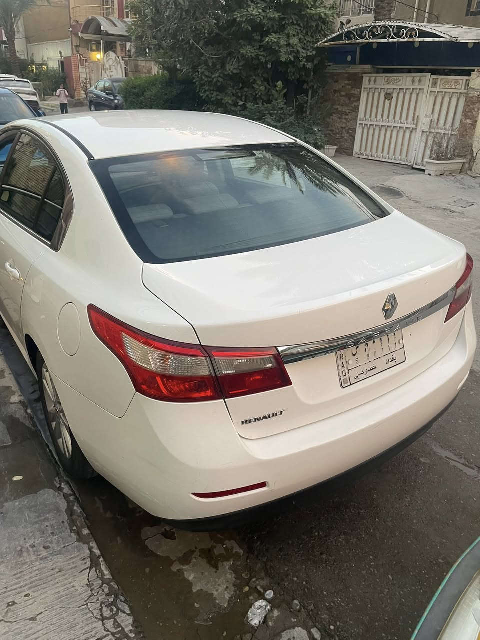 من رخصة الادمن المحترم سافران ٢٠١٢ بيها طخة بالجاملغ موجودة بالصور وسويتها عل بارد والدعامية الامامية صبغ تبريد كير محرك كلة بلاد تخم تاير رقم بغداد مكانها بغداد سعرها ٩٢ للاتصال ***********
