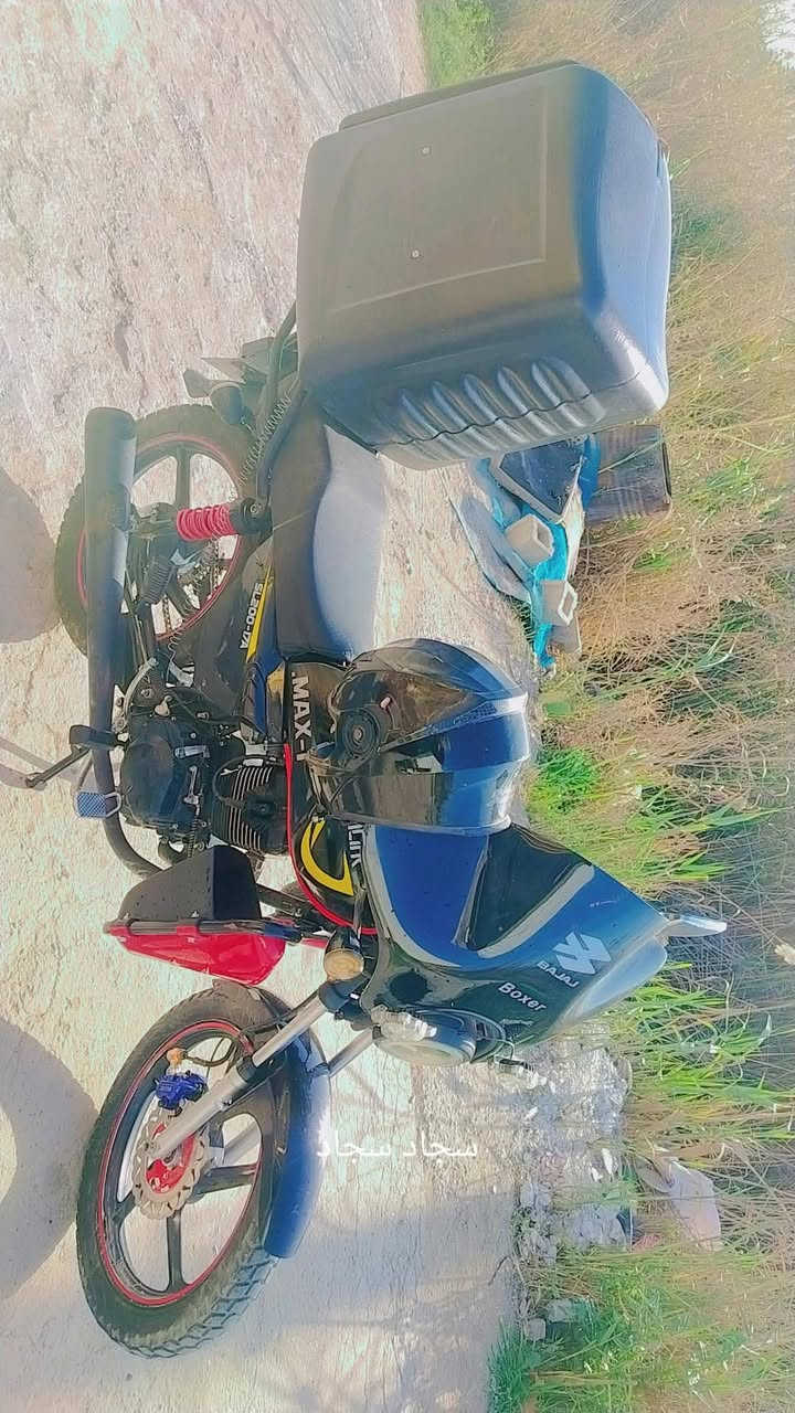 السلام عليكم شباب شباب دراجه جديده موديل 25 اوراقها كامله دراجه ما متعوبه بعد جديدها محرك 200 علواني بغداد التاجي ابو الجدايل سعر 750 وبيها مجال بسيط ***********
