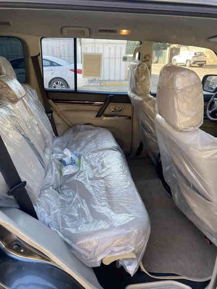 🔥 باجيرو 2017 – وارد خليجي GLS– مكينة3500 (المرغوبة) – نظيفة جداً
للبيع - او للمراوس ( حسب القناعة)

السيارة خالية من الحوادث والصبغ نهائياً. استعمال نظيف ومشي حقيقي.
فقط مكانين بارد بسيط.وموضحات بالصور
✔️ المواصفات:
 • محرك 3500 القوي والمرغوب
 • العداد: 51.000 كم وقابلة للزيادة
 • تحكمات ستيرن
 • كشنات مخمل
 • حساسات خلفية
 • كاميرا خلفية
 • داخلية بيج
 • زينون عالي/واطي
 • LED نهاري
 • مرايا كهربائية + إشارة بالمرايا
 • ثلاثة قطع تبريد
 • 7 راكب
 • فورويل دبل كير
 • كروز كنترول
 • رقم دهوك بأسمي سنوية وهزه ورقم كله جديد

💰 السعر المطلوب: 18.000$

(قابل للتفاوض البسيط جداً عند المعاينة )

📍 الموقع: بغداد – الكرخ

📞 للاستفسار
***********
