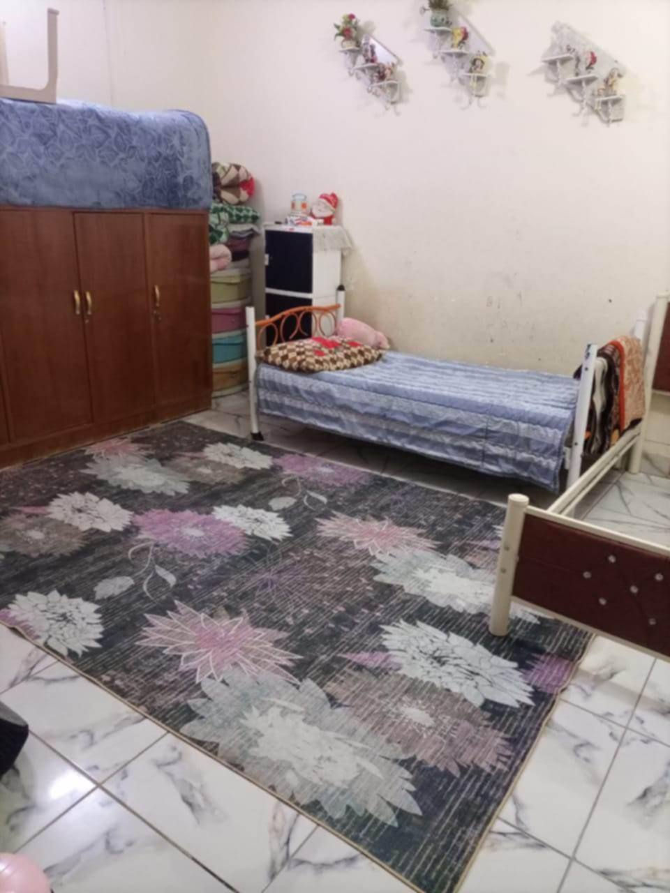 عندي بيت زراعي قرب المعارض للبيع مساحة ٢٠٠متر مكاتبه فقط السعر ٣٠وبي مجال معارض السماوه المدخل الجنوبي. صاحب البيت ابو سجاد ***********
