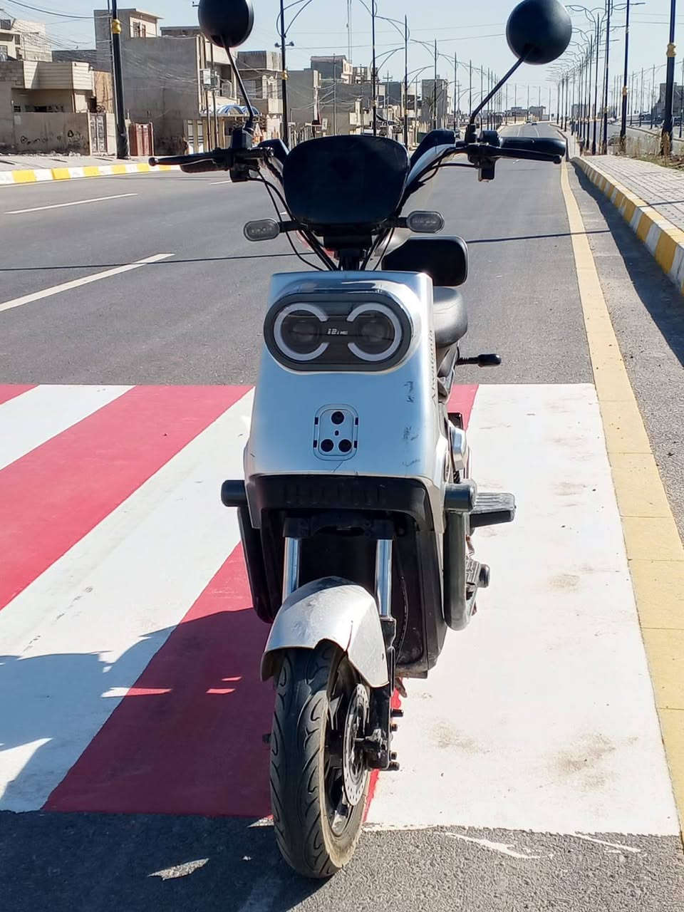 دراجه شحن 150
قفل 
خمس بطاريات دبل 
اربع نمر
***********
***********
