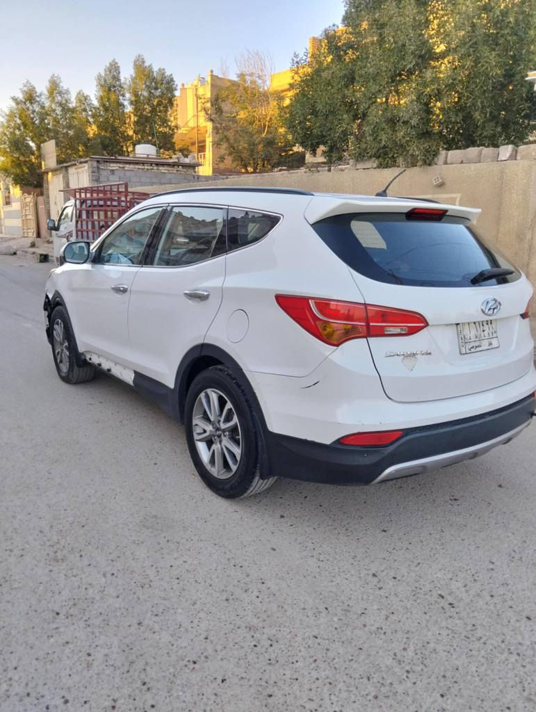 سنتافي للبيع موديل 2015خليجي رقم بابل مكفوله سابقا 
بيه طخه ابيعه ع وضعها محرك اربعه سلندر 
نص فول 7 راكب سعر 137 ورقه 
اتصال *********** بغداد, العراق
