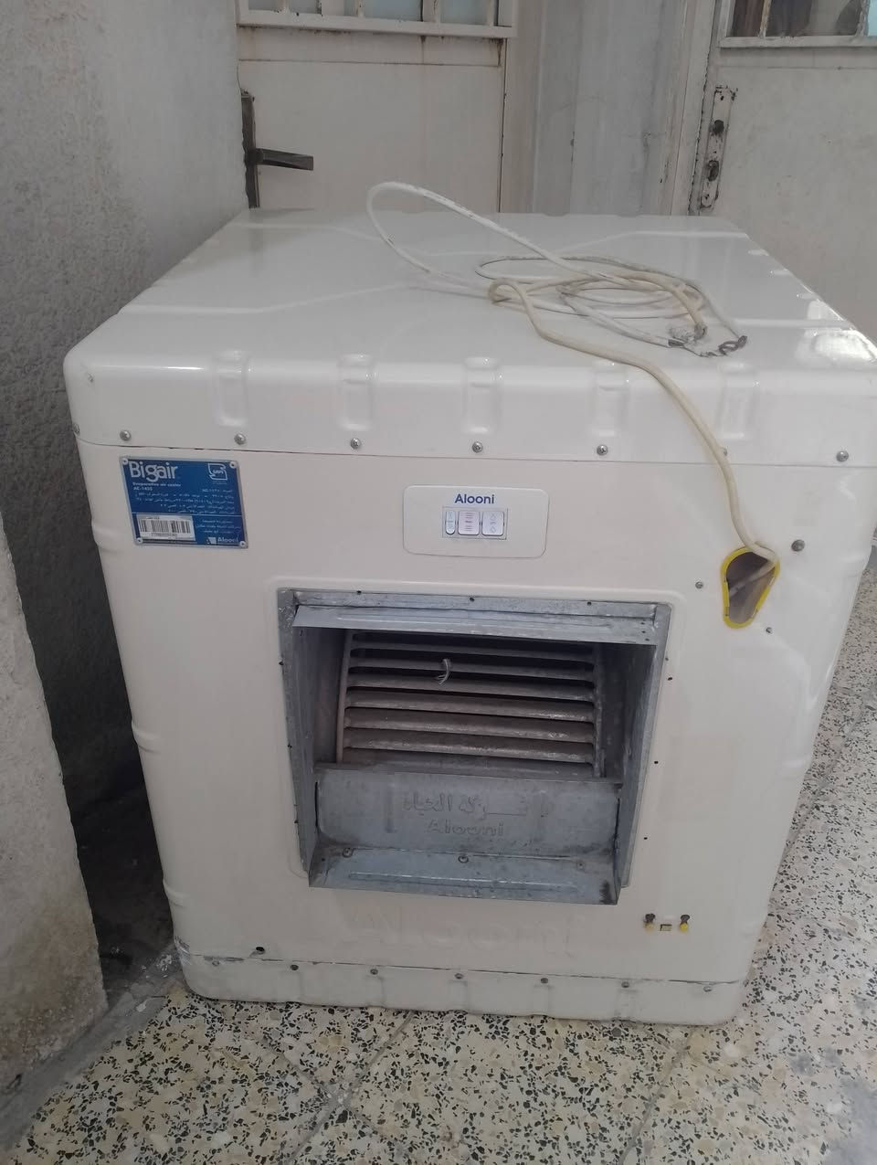 جرباية طفل+دوشك سبرنك تفصال60
مبرده الوان 100 الف + قاعدتها 25
براد ماء + قاعده + دبات 2 جدد 65 
صوبه نفطيه 25
زرعات زينه 3 قطع 20 
كرسي طفل دب جديد 15 
ميز 10 
واذا شلع اداريك بالسعر
العنوان البلديات مقابل الامن العامه 
*********** متوفر واتساب
