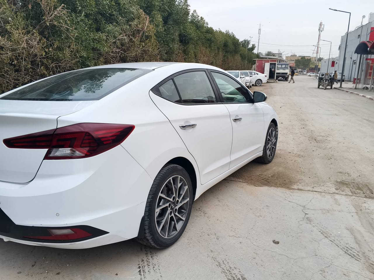 النترا 2020خليجي فول واحد على واحد
كفاله عامه كير مكينه تبريد حداديه 
فول موصفات فتحه حساسات امامي خلفي 
تحكم ستيرن جنطه ذكي
رقم اربيل بسم الشركه
السعر 158 بيها مجال قليل حك الجيه
مكان السياره نجف تواصل ***********
