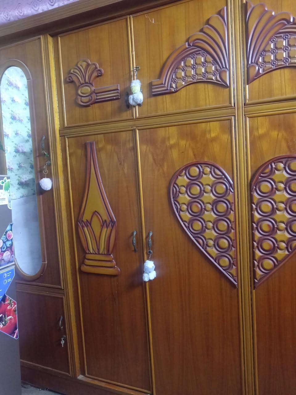 سلام عليكم غرفة النوم مستعملة للبيع بس الميز تعبان كلها نضيفة عنوان مدينة الصدر الرقم ***********
