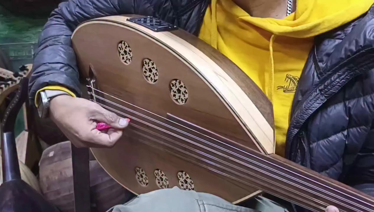 السلام عليكم (( صناعتنا  ))
عود هوائي كهربائي 
تحياتي للجميع 
واتساب /***********
