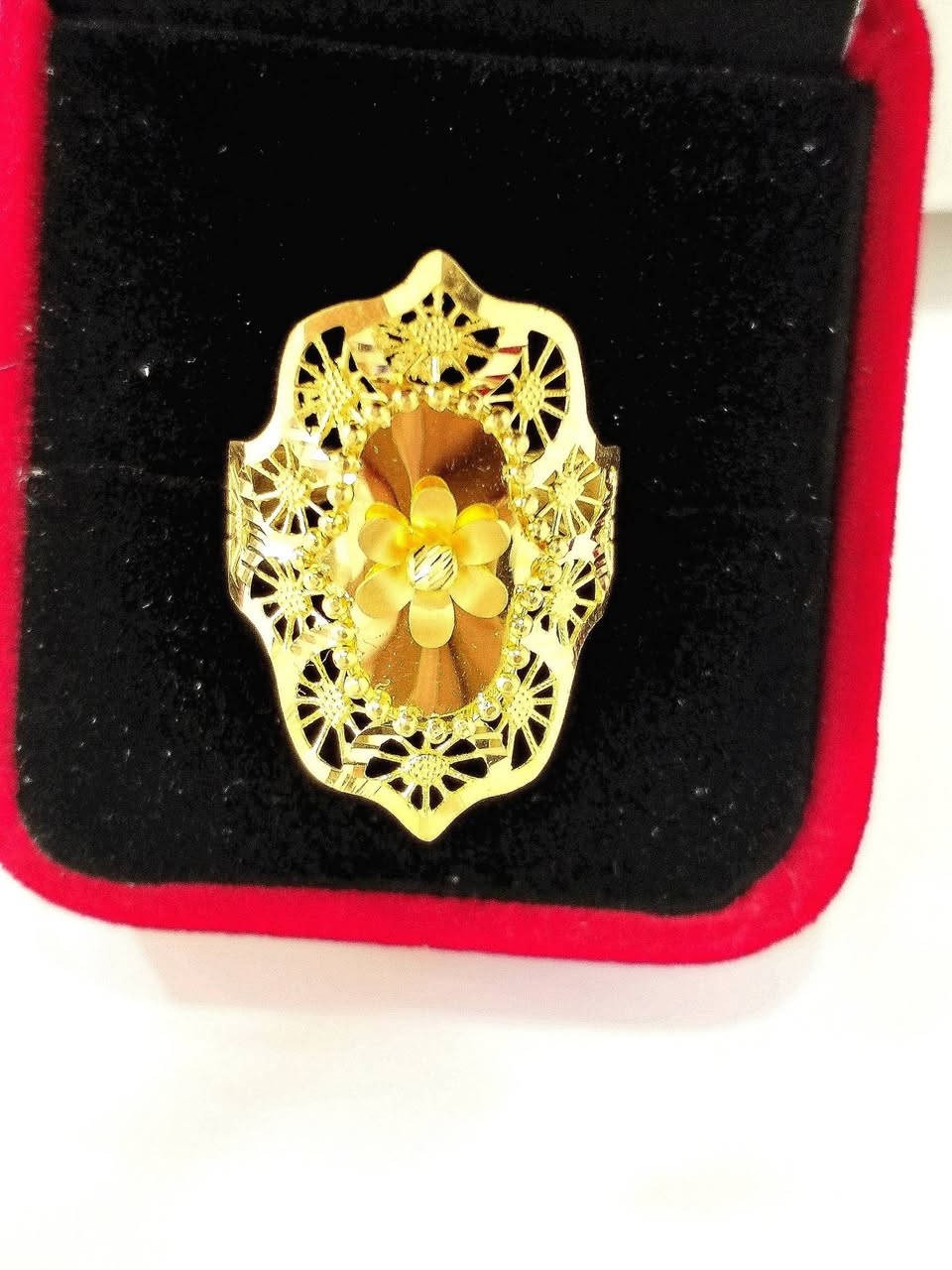 تراجي جنطه ايطالي
 الوزن ٢،٧٣غم 
السعر٦٤٠ الف
 محافظه بابل صياغه نزار المومن ***********
 يوجد توصيل لكل المحافظات العراقية 🎀💎👀💅
