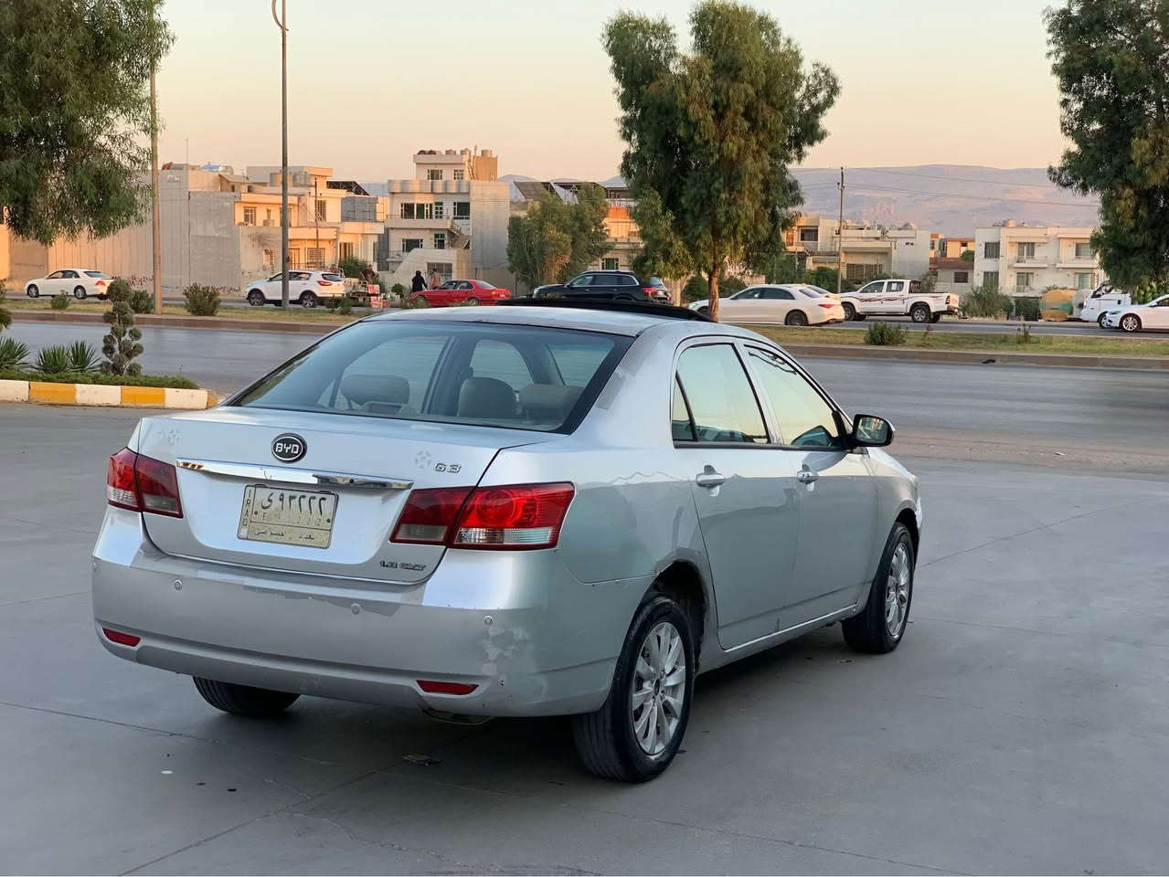 BYD G3
٢٠١٣
گێڕو مەكینەی كرۆلا  بەشەرت
گێڕ ئۆتۆماتیك
سڵایتە چوار جام كارەبا شاشە ئەیپاتە
سەنەوەیە ڕەقەم ئەسڵیە ئەولیاتی بەشەرتە
بەشەرتی مووس و بڕاوە 
كارەبایاتی گشت گیانی ئیش ئەكات 
نرخ :٢٥ و مەجال ماڵی فەقیرە 
شوێن :سلێمانی  ڕاپەڕین 
ژم: *********** السليمانية, العراق
