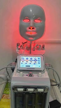 هايدروفاشيال • تنظيف البشرة • كوت زين القوس