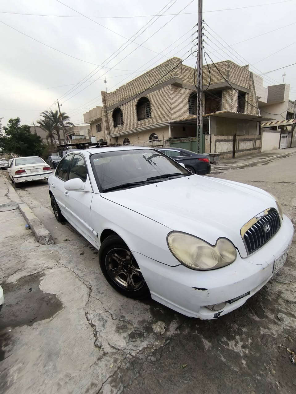 سوناتا للبيع موديل 2002 لون ابيض محرك 2000 / اربعه سلندر وارد خليجي تدفئه تبريد كامل من كلشي السياره نضيفه وحلوه مكان   
/مكاني بغداد تعال وبيك خير وتدلل .
الاستفسار الاتصال عل هذا  الرقم   /‏  ‪0771 584 5874‬‏
