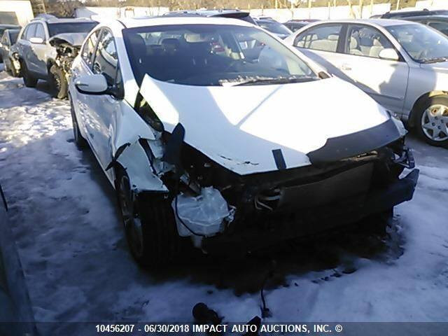 السلام عليكم🌹🌹🌹
@الجميع 
(( نقد فقط )) ركز زين فدوه لهل وجه 
الصور والتفاصيل داخل المنشور 
كيا فورتي 2016 وارد أمريكي حادثها خفيف جاملغ وبنيد بأمريكا وباب الراكب مصبوغ بلعراق بدون دواخل 
محرك 2000gdi
ماشيه  109 حقيقي 🚶🚶🚶
كير و ومحرك بحاله جيده جدا
شرط لا تنقيص ولا تبخير وعل فحص 
فول عدا البصمه فقط 
فتحه
مري شفط
اشاير بل مري
تبريد قطعتين
تحكم ستيرن جهتين 
تخم تاير جديد 
السياره جاهزه من كلشي ادامه كامله تبديل دهن اصلي كهربائيات كلها شغاله مناقصها أي شي
السعر 118 وبيها مجال بسيط
المكان بغداد 
للأستفسار اتصل
*********** 
متواجد واتساب
العنوان بغداد حي الفرات قرب حسينيه المصطفى مجاور أسواق رائد
