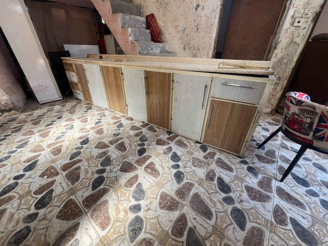 غراض نضيفه للبيع كلمن وسعره ***********
