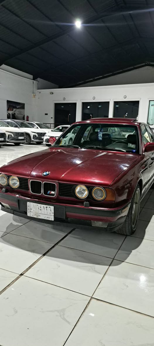 السلام عليكم..
للبيع BMW حجم 525i فتحه.اصل وفصل 
كير ومكينة شرط طخم أمامي وخلفي جديد صبغ عقجين موديل 92داخل جلد سيارة جاهزة..اكثر تفاصيل.  📞 وتدلل ***********
