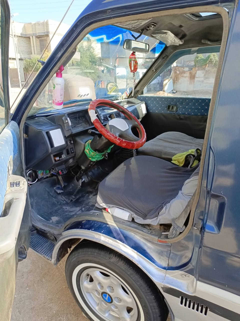 سلام عليكم كية بستة موديل ٩٥ رقم بغداد نكليزي سنوية جديدة مكفولة كير ومكينة واكسن سيارة مرشوشة عل حديد شرط مكاني كربلاء شراي نتصل اني مكلف بنشر ***********
