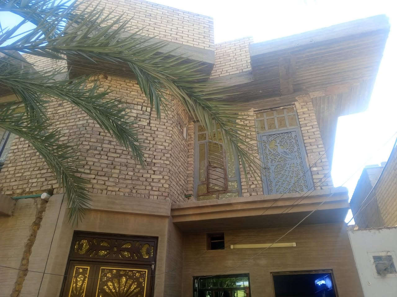 🕋بسم الله الرحمٰن الرحيم🕋

🤝السلام عليكم ورحمه الله وبركاته🤝

🏪يعلن مكتب انمار للعقار🏪

🌐الموقع الانبار/قضاء الفلوجه

📄نوع العقار طابو صرف سند 📄  تحويل 

🏡  للبيع 

🏡العنوان حي الرساله قرب شارع المنجزات وقرب قصابه رائد 

♦️المساحه  ٢٥٠ م بي اضافه واقع حال 

🛣️شارع 10 متر تبليط وخدمات كامله قرب شارع المنجزات 

⁉️يحتوي 

🔵حديقه وكراج
🔵استقبال 
🔵غرف عدد5 ثنين في الطابق الارضي و 3في الطابق 🔵الثاني 
🔵مطبخ
🔵صاله 
🔵حمامات عدد2
🔵 بناء طابوك درجه اولى🧱
🔵سيراميك وكاشي 

💲السعر  135مليون وقابل للتفاوض مع صاحب البيت 

🔴ملاحظه واذا مراوس مع مشتملات 2 هم يرهم 

⁉️للاستفسار اكثر مراسله صفحتنا او زياره المكتب انمار للعقار الواقع على شارع 60 شارع السكلات مجاور اسواق الرحمه متوسط مابين تقاطع جامع التقوى وتقاطع العداله او الاتصال على الارقام التاليه

☎️***********☎️كورك اتصال 
☎️***********☎️ واتساب ومفتوح اتصال هاتفي 

⁉️اذا كنت تملك عقار وترغب في نشره مراسله صفحتنا او زياره المكتب او ارسال المعلومات على الواتساب ☎️👆

⁉️الاسعار المعلنه في مكتبنا تحدد من قبل البائع وليس المكتب ونجمع البائع والمشتري وجها لوجه لاتمام عمليه البيع 🤝

⁉️متابعه ولايك للصفحه ليصلكم كل ماهو جديد فضلاً وليس أمراً

❤️طابت أوقاتكم بكل خير ❤️
