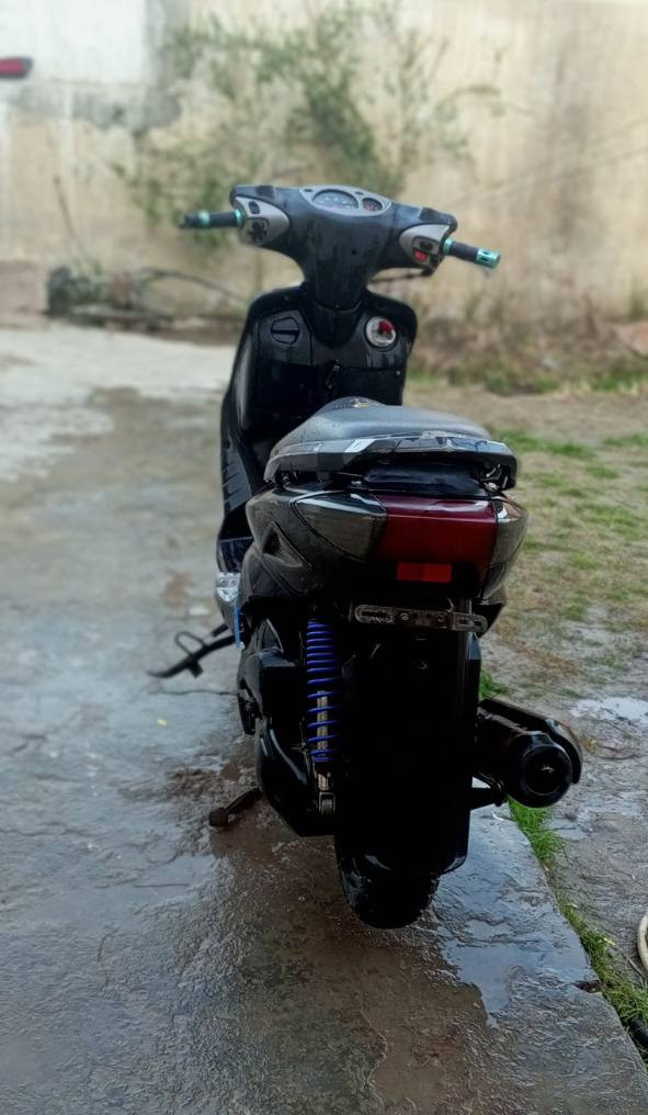 سكنس ياباني كابريتر نثيه شلعه معدل لايت زنون زوج دبلات جدد كيجات شغاله نكره سلف هندر محرك نضيف.. مكانها بابل مراوس 
***********
