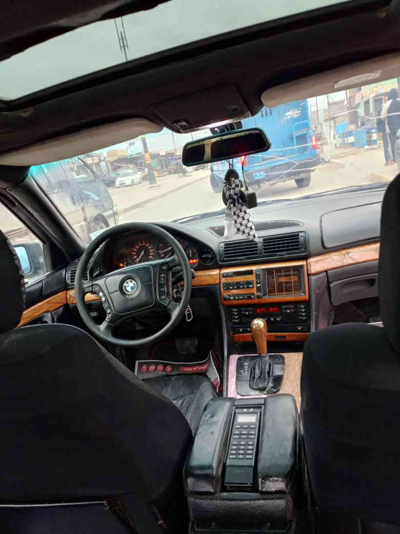 بي ام خفاش موديل 98 مشروع وطني 8سلندر مكينه وكير خير من الله كهربائيات حداديه صدر سياره كامله وكلش نظيفه وشكلها احلى من الصور  مكاني بغداد سعرها 74 وبيها مجال حك الجيه 
رقمي للتواصل بي واتساب *********** بغداد, العراق
