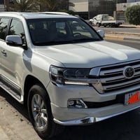 البيع وايت ادشن موديلها 2018 زيرو السياره مشي 20 الف فقط ساز اصل  كفال...