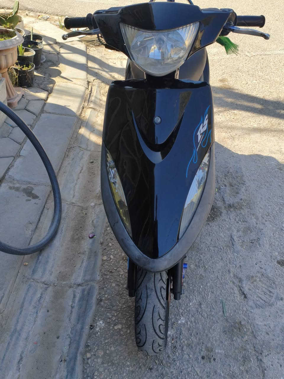 ماكس عدله مامفتوحه شرط وين متريد افحص
كهربائيات إشاير كله شغاله .سلف هندر شغال
دراجه كله مختمه مثل ما واضح بل صوره كفرات ختم واحد
بيه ويلات R.P.M عوزه بس باتري تعبان
سعر 750 وبيه مجال .موشراي لا تعبني
رقمي *********** مامتواجد خاص
