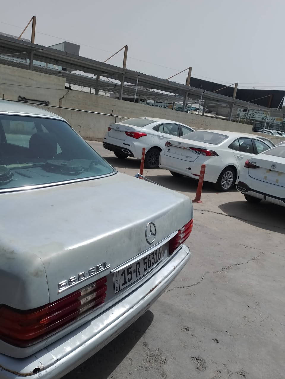 السلام عليكم
مارسيدس موديل 1987
قواعد دبلات سليمة 
رقم انبار انكليزي 
***********
