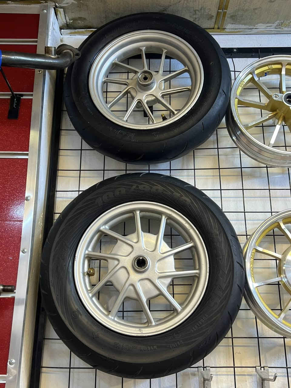 ويل NCY ماكس كفاله من عواج و صبغ و تصليح بريكاته عل طخه مال رمبه كفاله بدون تاير مكاني ديالى و توصيل موجودلكل المحافضات /***********
