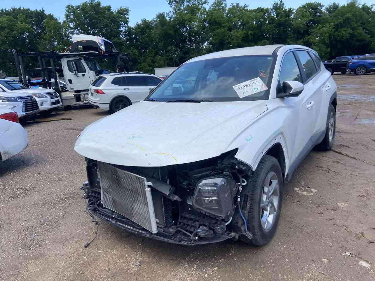 السلام عليكم للبيع توسان موديل 2024 وارد امريكي بدون ايرباك حادث بصيط مرقم كامل بسمي الاتصال ***********
