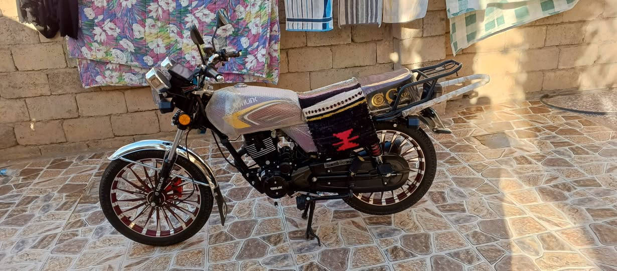 سيفان للبيع موديل 25 كفاله عامه اي نقص ما بيها العسر خاص متواجد ع فيس واتساب ***********
