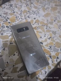 جهاز سامسونج نوت 8 للبيع  شاشة مفطوره مثل ما موضح بل صور وضهر مفطر بس ...