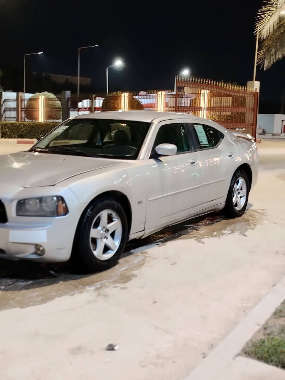 سلام عليكم للبيع جارجر مديل 2010 مواصفات عاديه مسجل ويلكب رقم أربيل اتريد تحويل او وكاله مضمون سياره تخم تاير مكينه كير حداديه جاهزه مانقصهه اي شي مكينه 3500 سياره مكفوله من ضربه بيها صبغ جاملغ بس باقي كفاله عامه مكاني بلنجف الكوفه شارع مطار شراي يتصل ونه خادم ***********         *********** سعر 100
