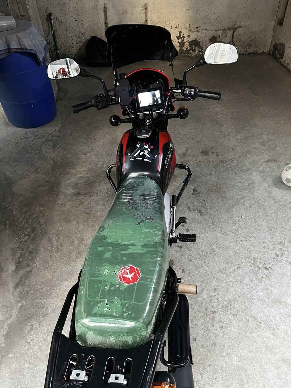 السلام عليكم بوكسر 2023 للبيع دراجه مكفوله كفاله من كلشي برغي ممفتوح بيها ماشيه 20 الف بعدها جديده مرقم بغداد نكليزي بأسمي مكاني بغداد الغزاليه للستفسار الرقم ***********
