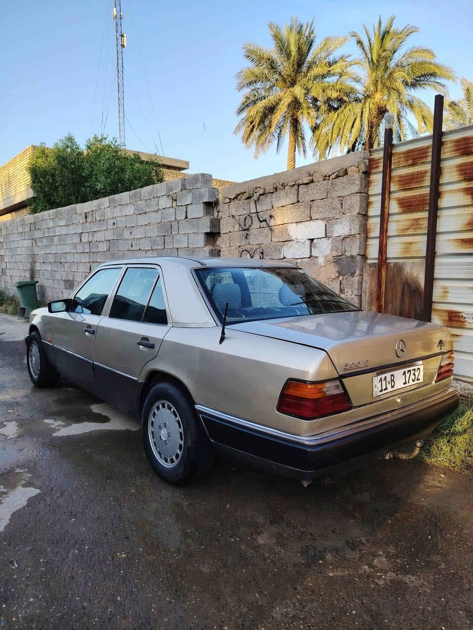 للبيع بغداد بااسمي 1986 محدث 91 مكانها بغداد السعر 48 بيها مجال بسيط ***********
